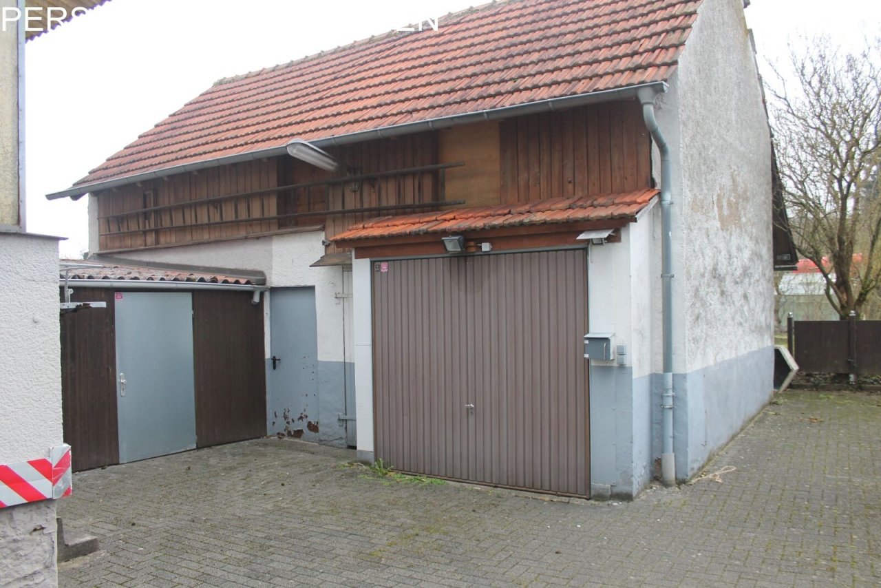 Scheune mit Garage und Anbau Scheune mit Garage und Anbau